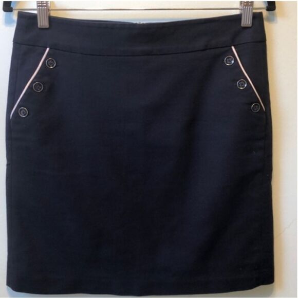 BNWT Darjoni pencil skirt with button details - Picture 1 of 5